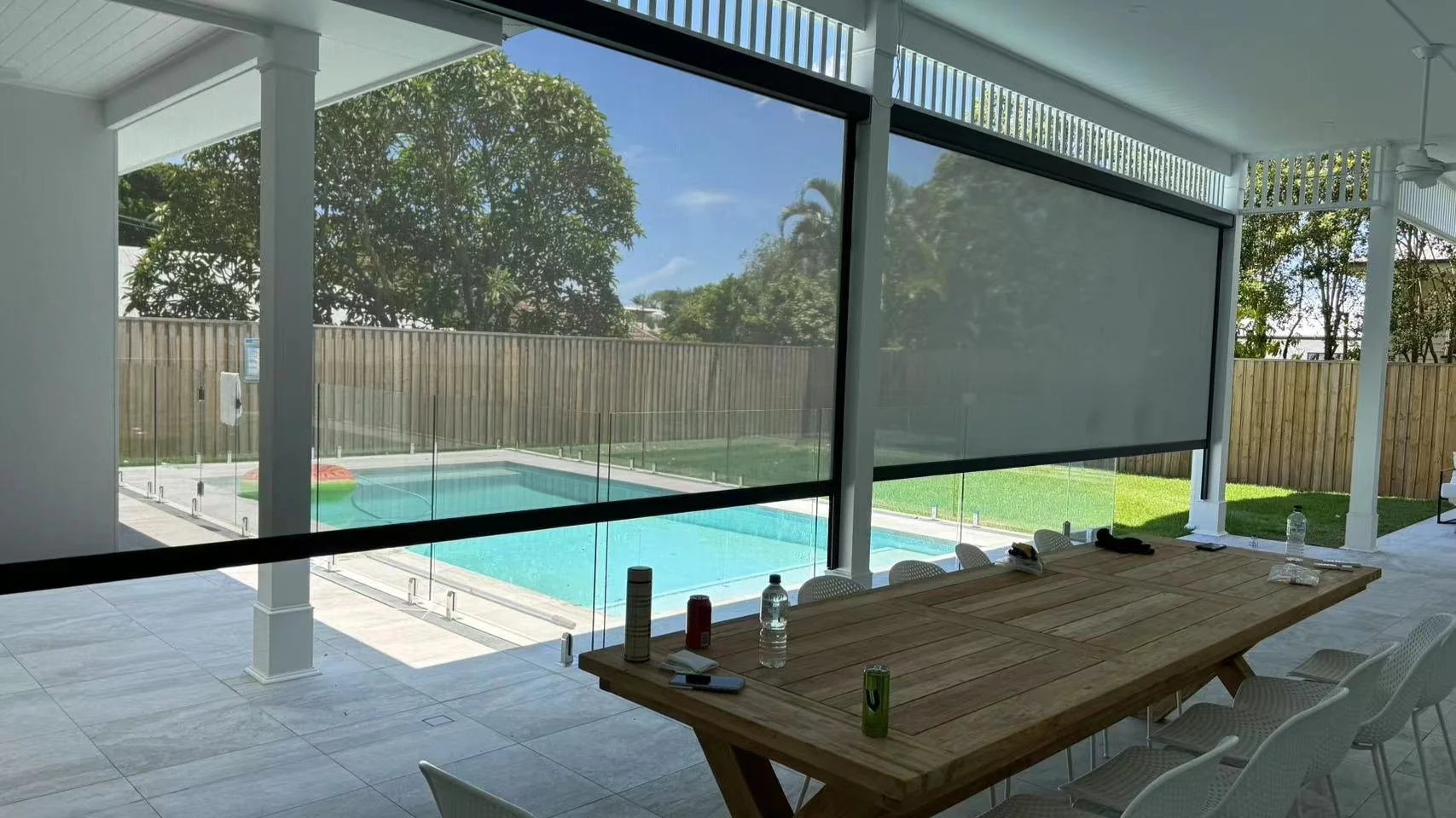 Rèm Zipscreen Ngoài Trời – Giải Pháp Chống Nắng Cho Nhà Hiện Đại