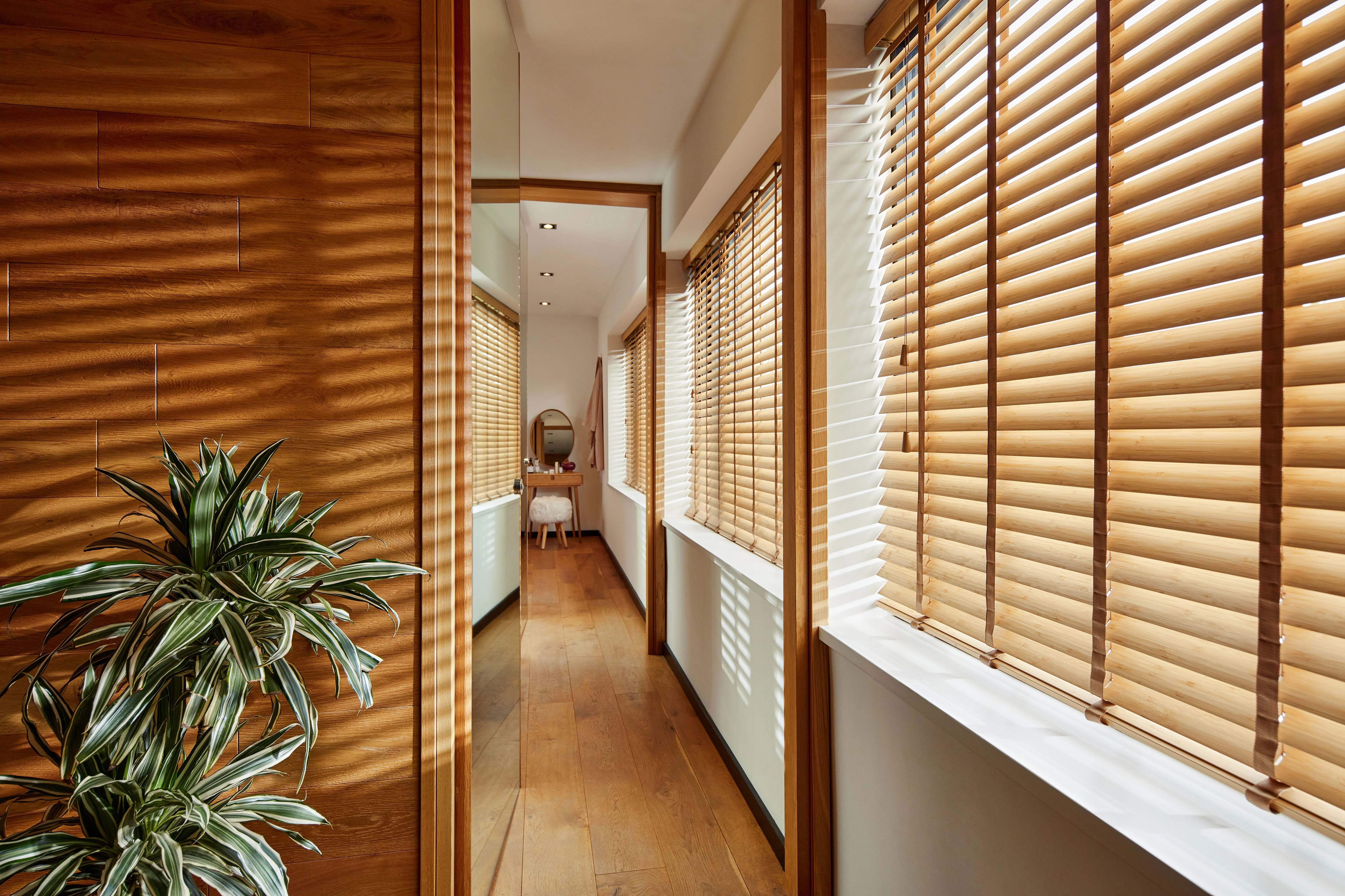 ZENDECOR Tư Vấn: Chọn Rèm Sáo Nhôm Hay Sáo Gỗ Cho Từng Không Gian?